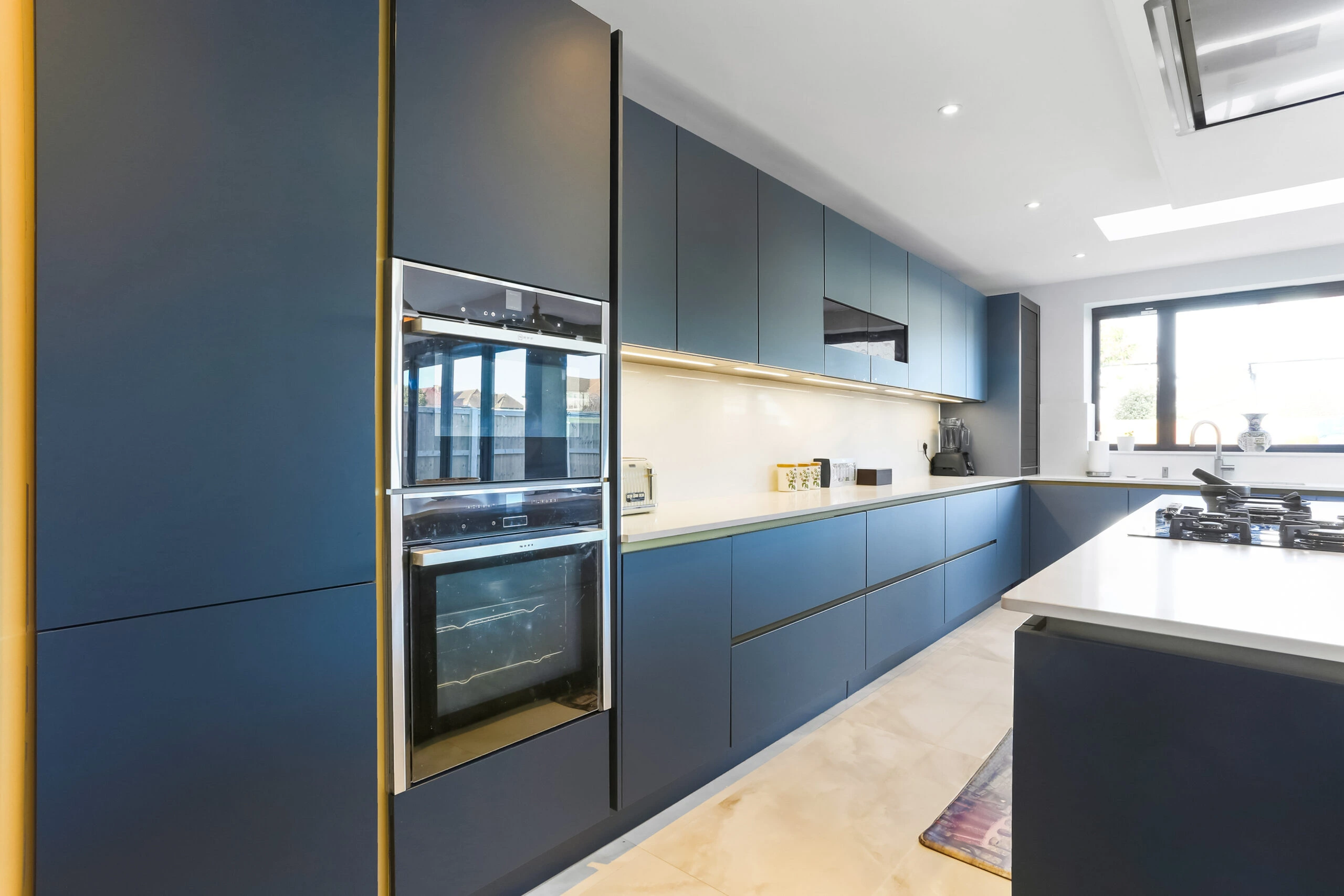 Non-such Walk, Cheam